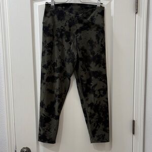 Evolution and Creation Olive & Black Tie-Dye Leggings sz L